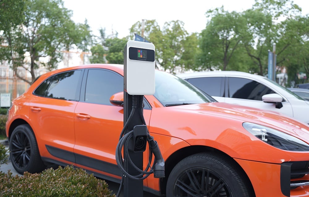 Wall charger for electric cars Besen SQ20-11KW-APP