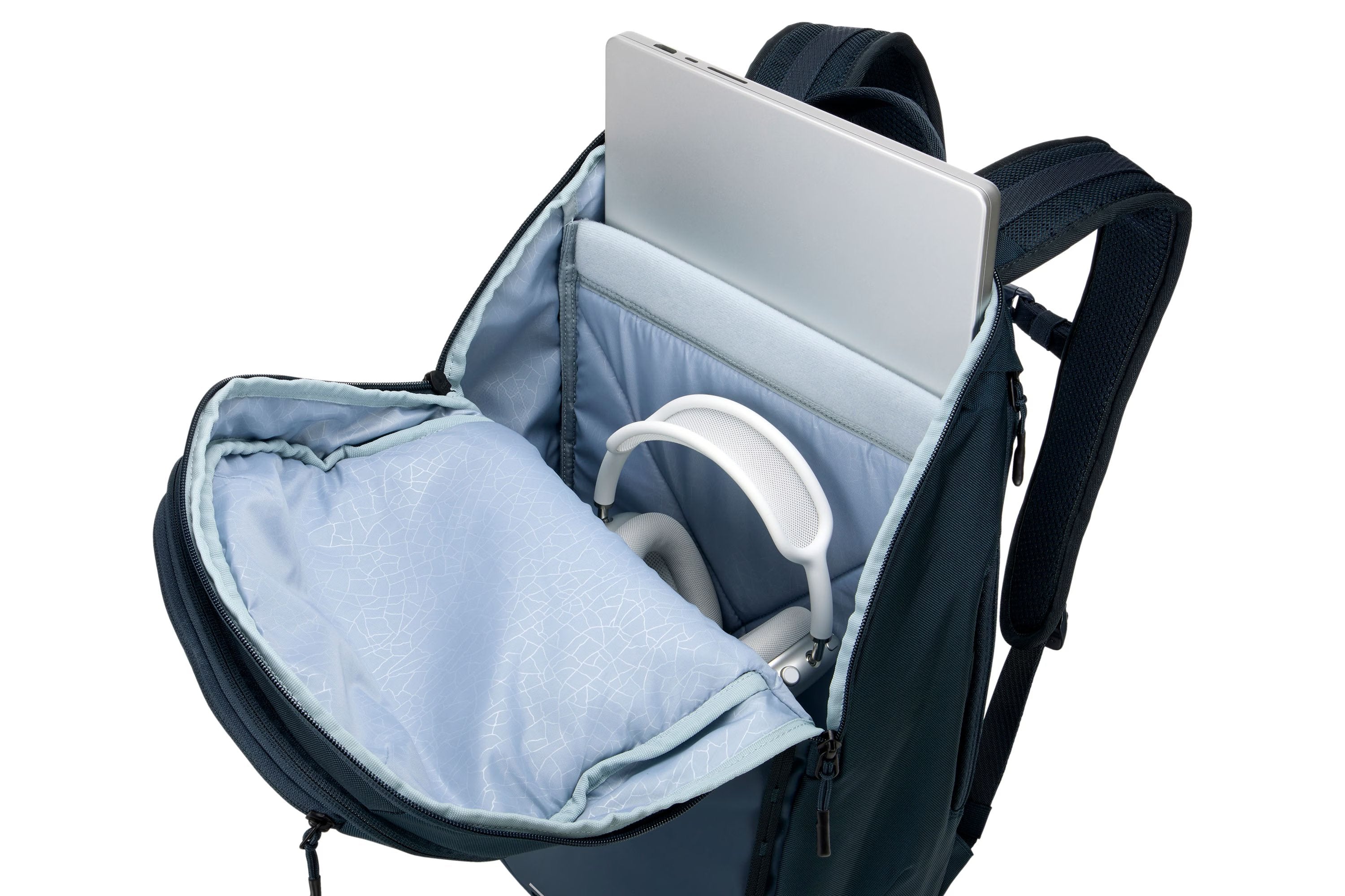 Thule 5583 Chasm laptop backpack 26L darkest blue