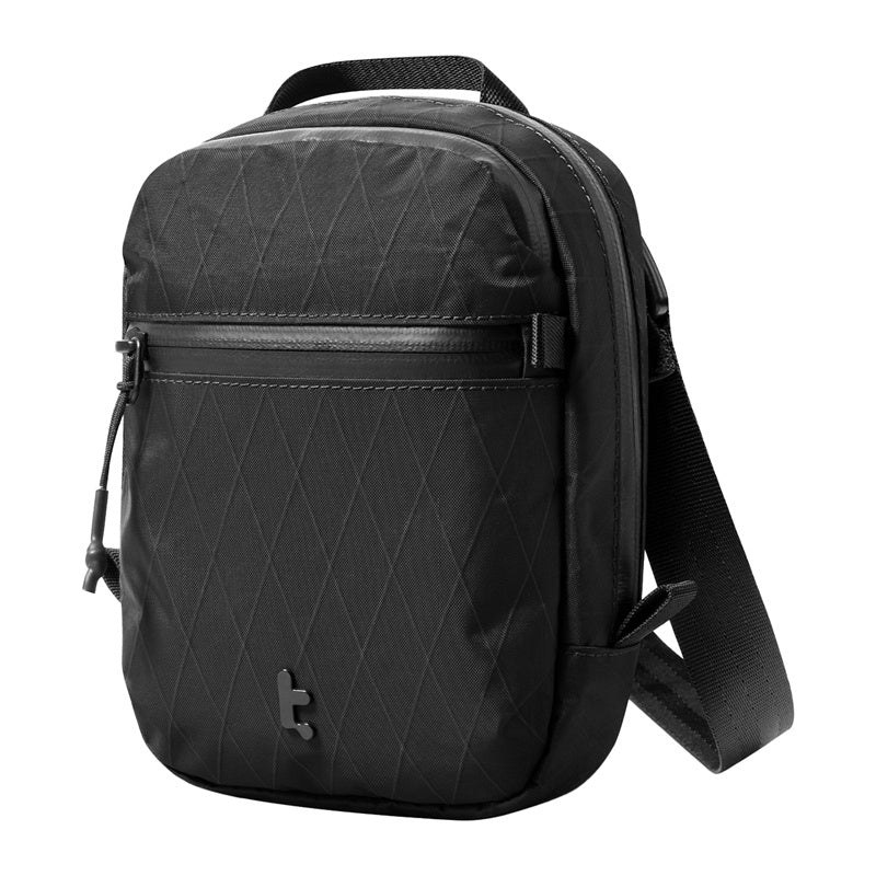 Aviator-T37 ceļojumu soma ar plecu siksnu X-Pac (melna)
