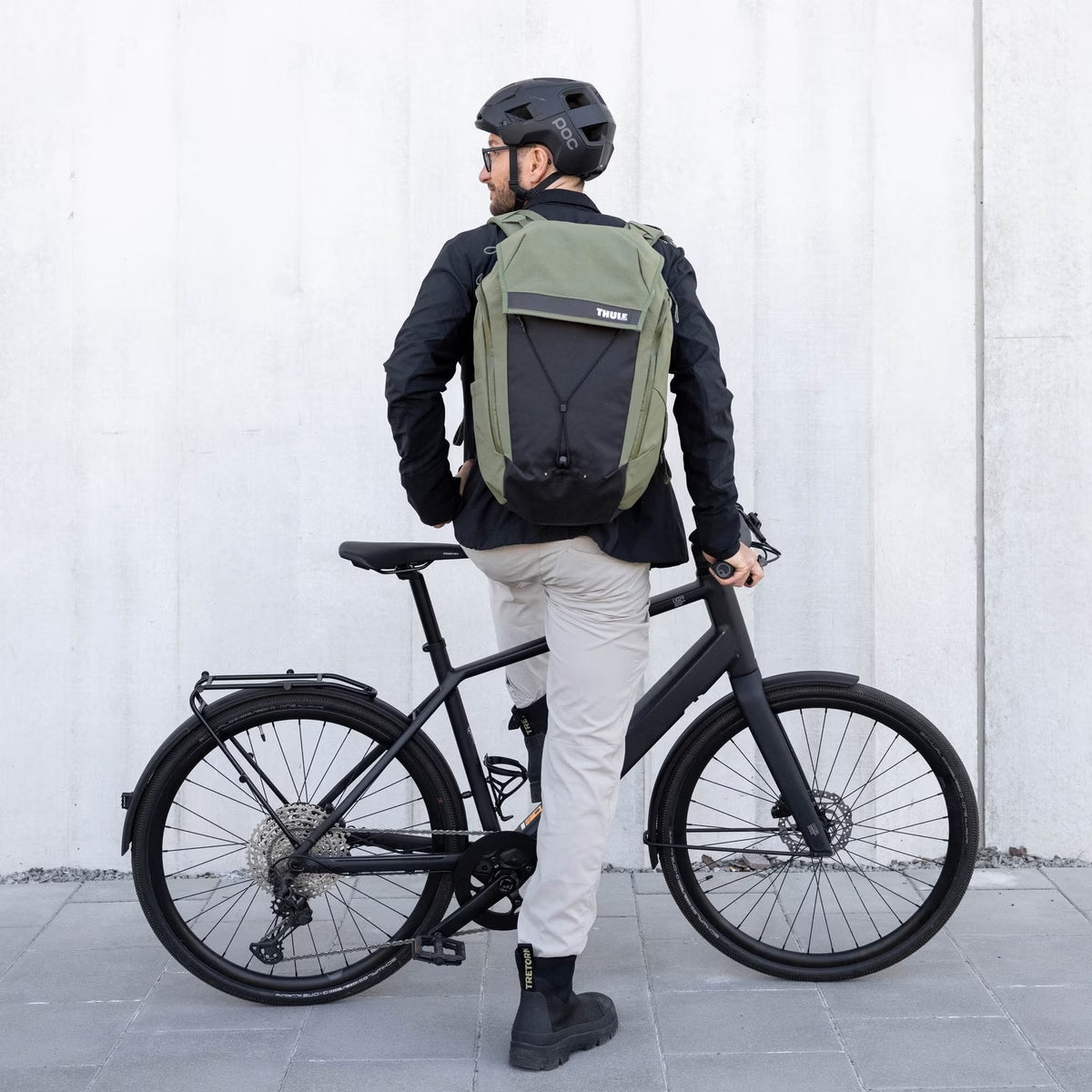 Thule 5235 Paramount Bike Commute Backpack 28L Black