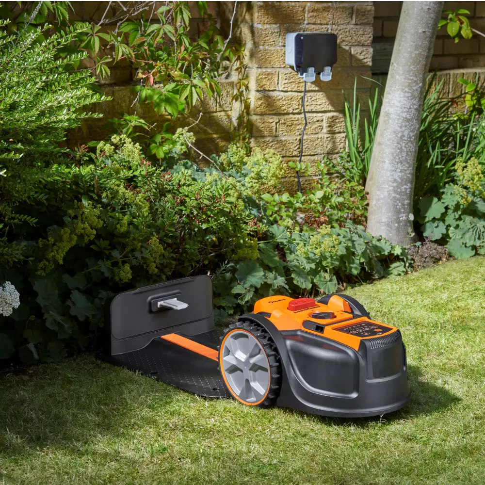 LawnMaster OcuMow® AMB16-400 | Auto Charging Vision Robot Lawn Mower