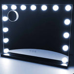 LED grima spogulis ar 15 spuldzēm, kosmētiskais palielinājums x10, spilgtuma regulēšana