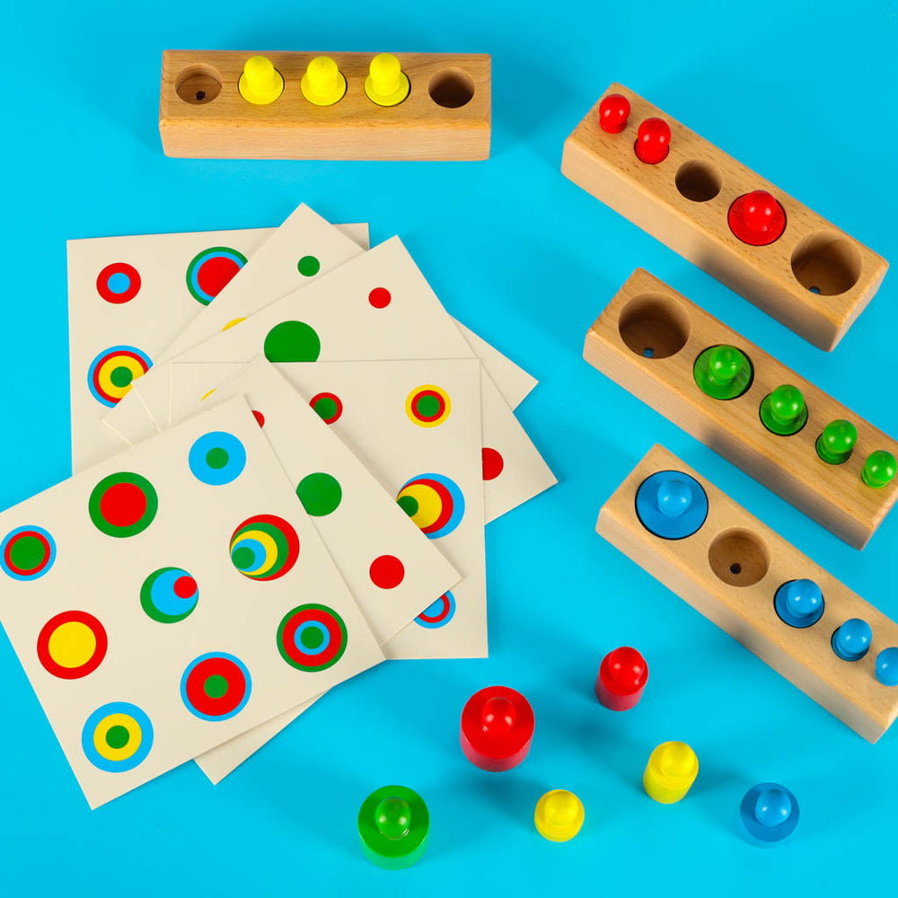 Montessori koka cilindru atsvariņi krāsaini