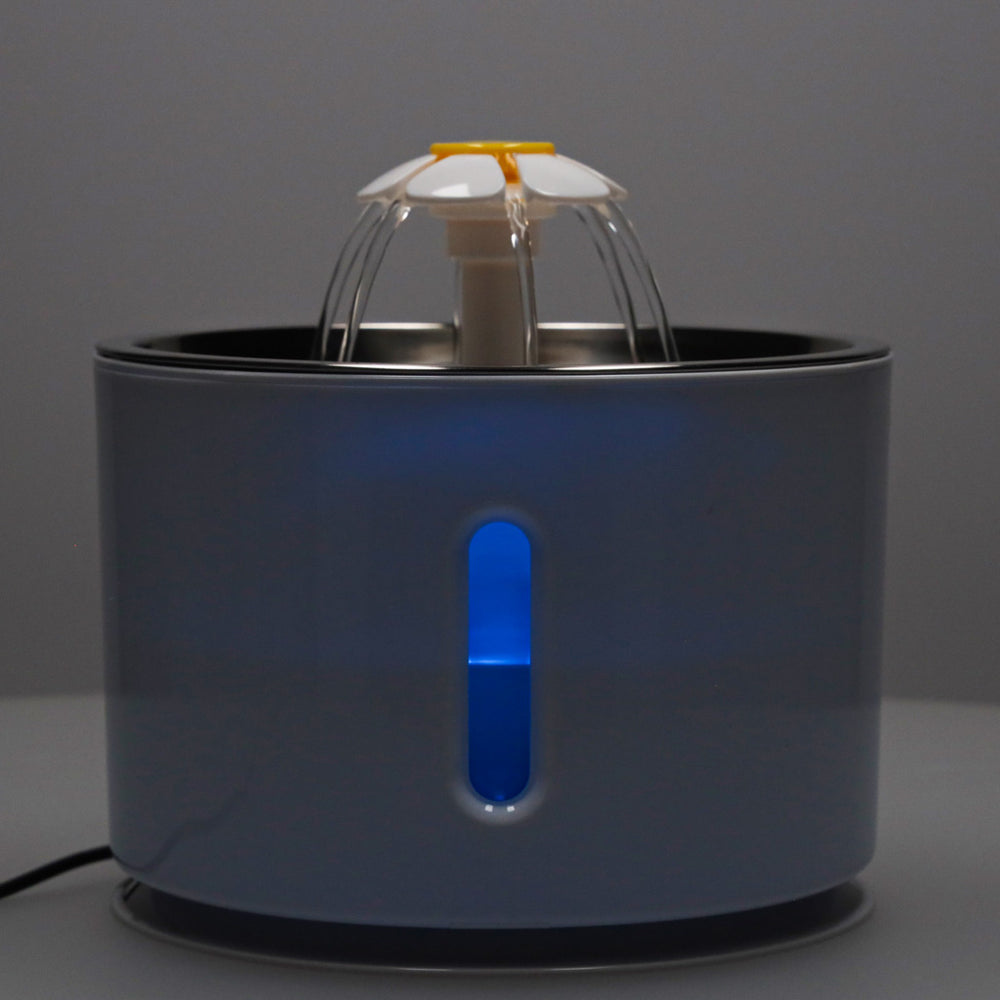 Dzirdinātājs strūklaka sunim kaķim automātiskais USB LED dzirdinātājs 2,4 l tīrīšanas filtrs