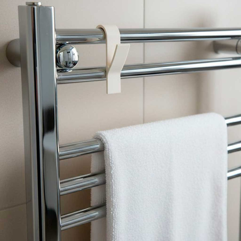 Radiatora pakaramais vannas istabas radiators krēmkrāsains
