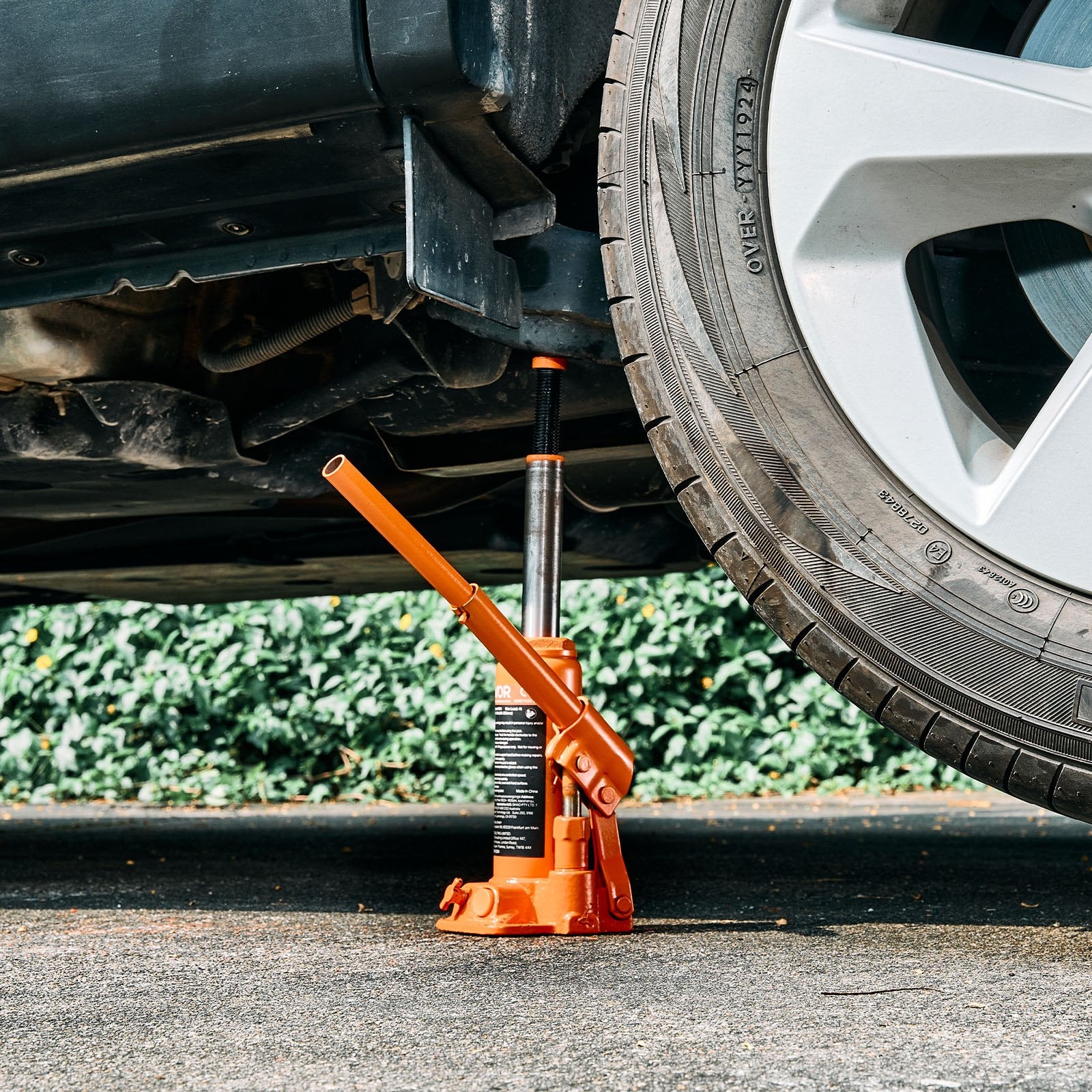 VEVOR Hydraulic Bottle Jack, 4 Ton Load Capacity, 185-350 mm Lifting Range, Heavy Duty Hydraulic Welded Bottle Jack for Car, SUV, Pickup, Auto Repair, House Lift and Agricultural Equipment, Orange