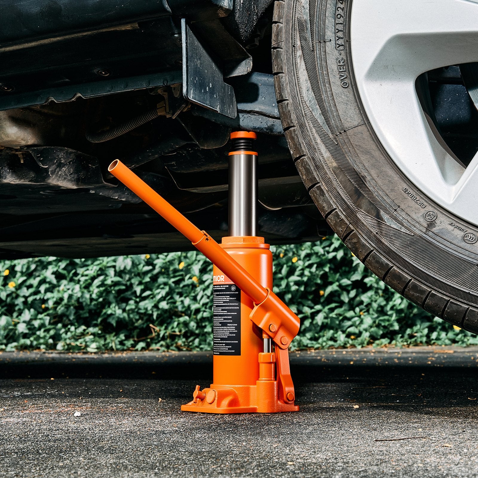VEVOR Hydraulic Bottle Jack, 10 Ton Load Capacity, 235-470 mm Lifting Range, Heavy Duty Hydraulic Welded Bottle Jack for Car, SUV, Pickup, Auto Repair, House Lift and Agricultural Equipment, Orange
