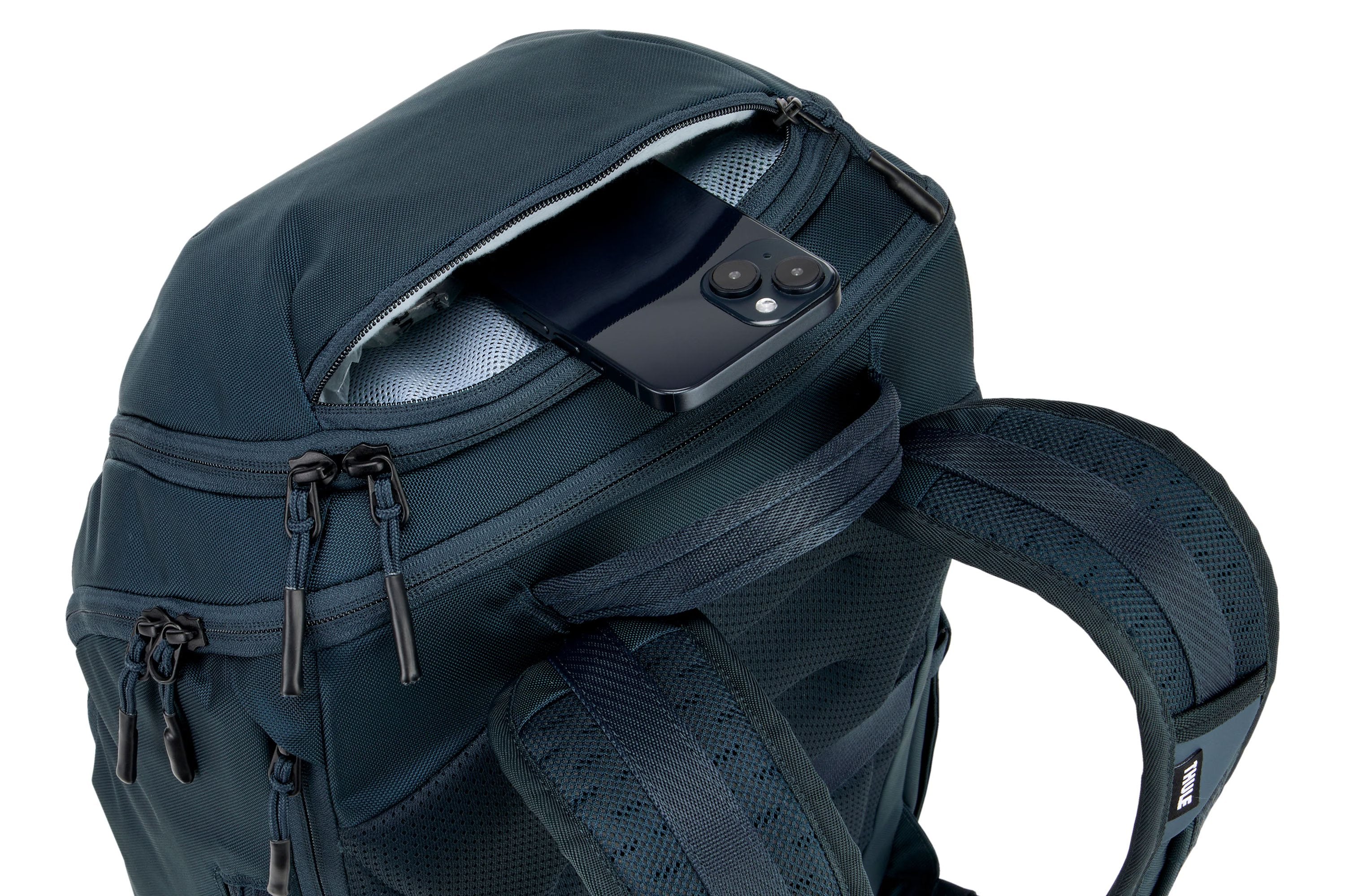 Thule 5583 Chasm laptop backpack 26L darkest blue