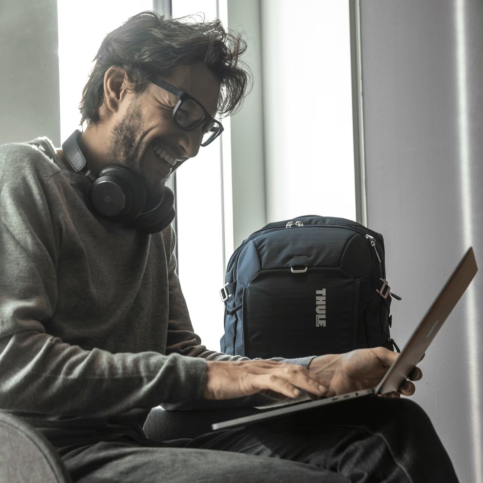 Thule 5354 Construct laptop backpack 28L black