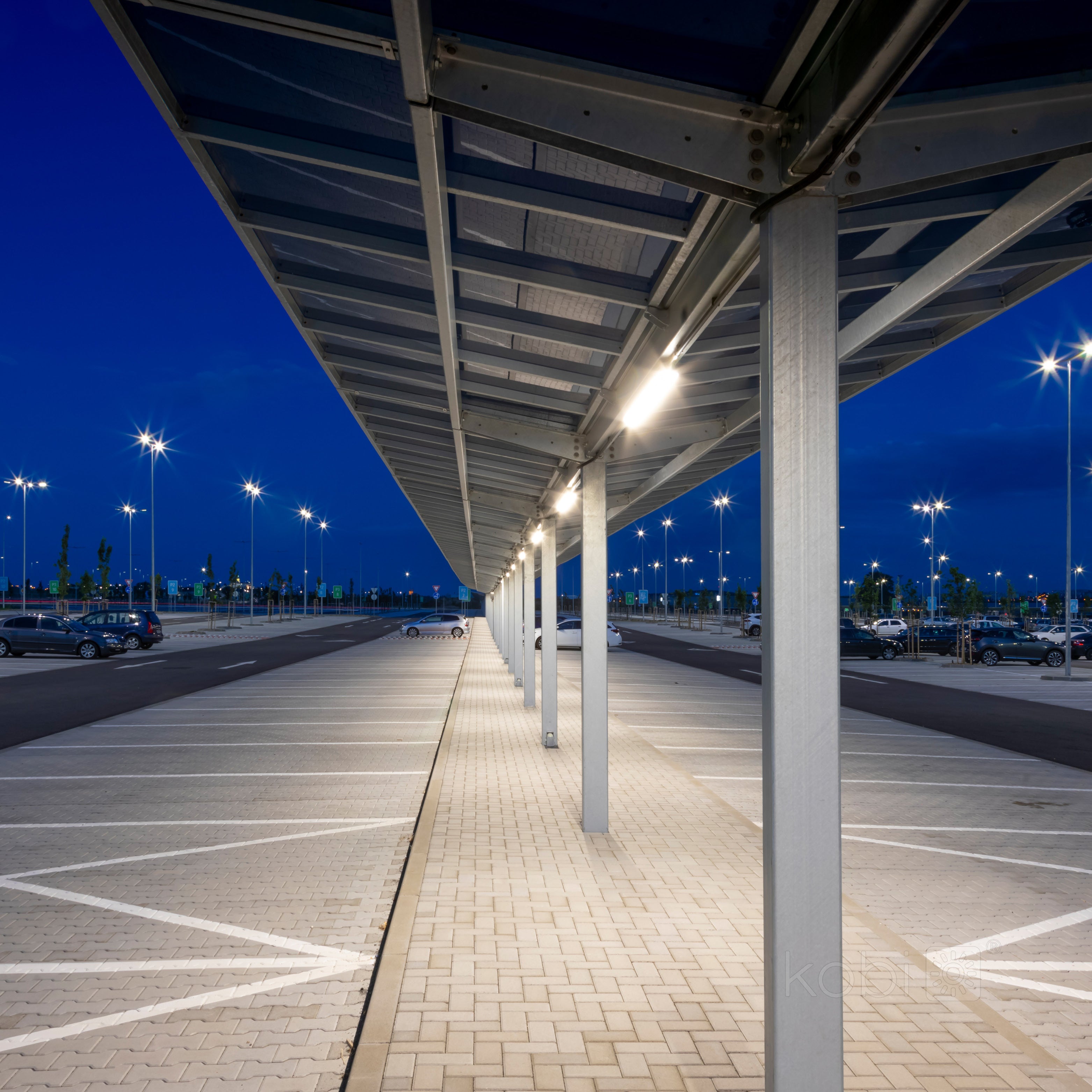 Waterproof linear fixture LED NEXFORCE N2 max. 36W 4000K Kobi Pro