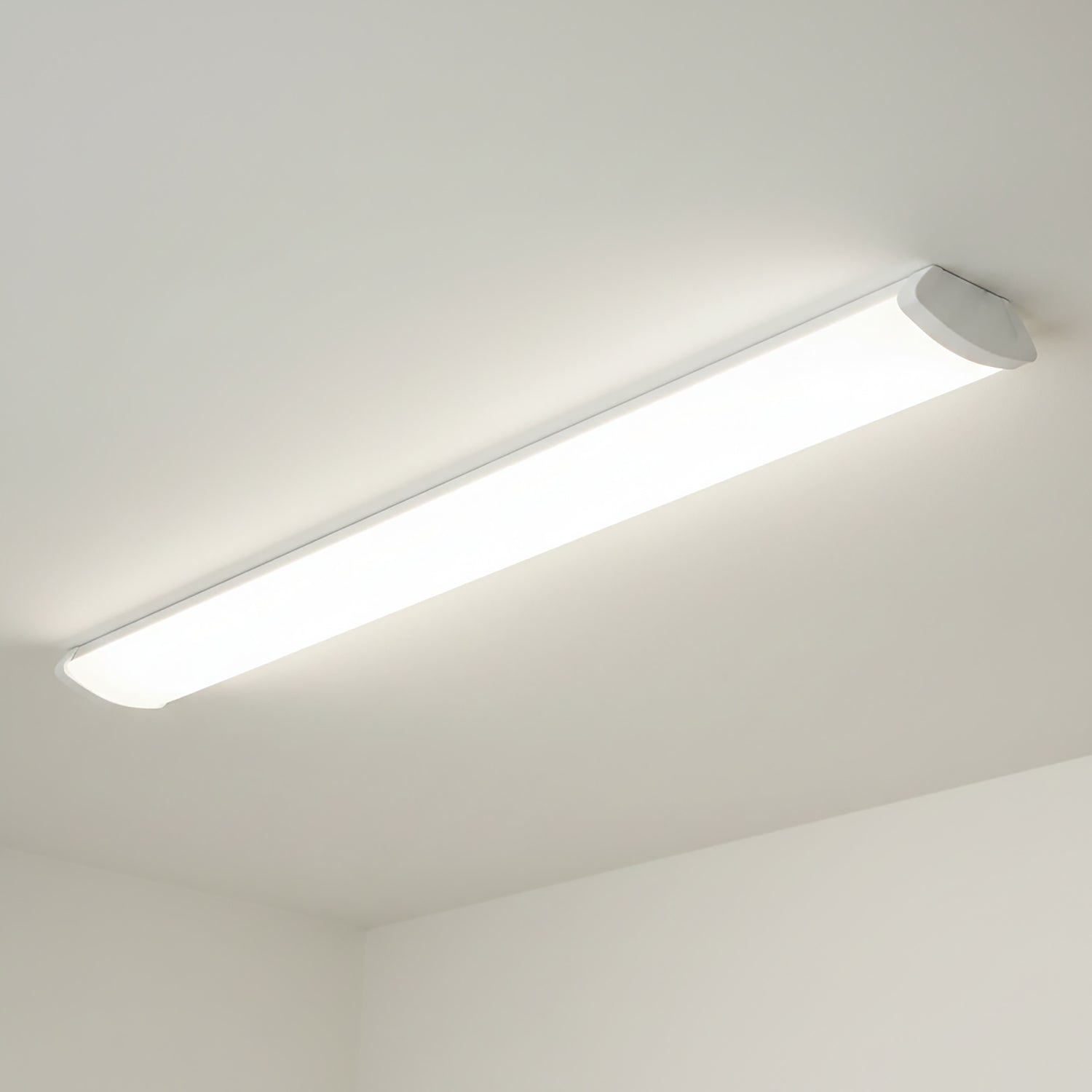 Linear fixture LED DELFIA max. 40W 3CCT Kobi Pro