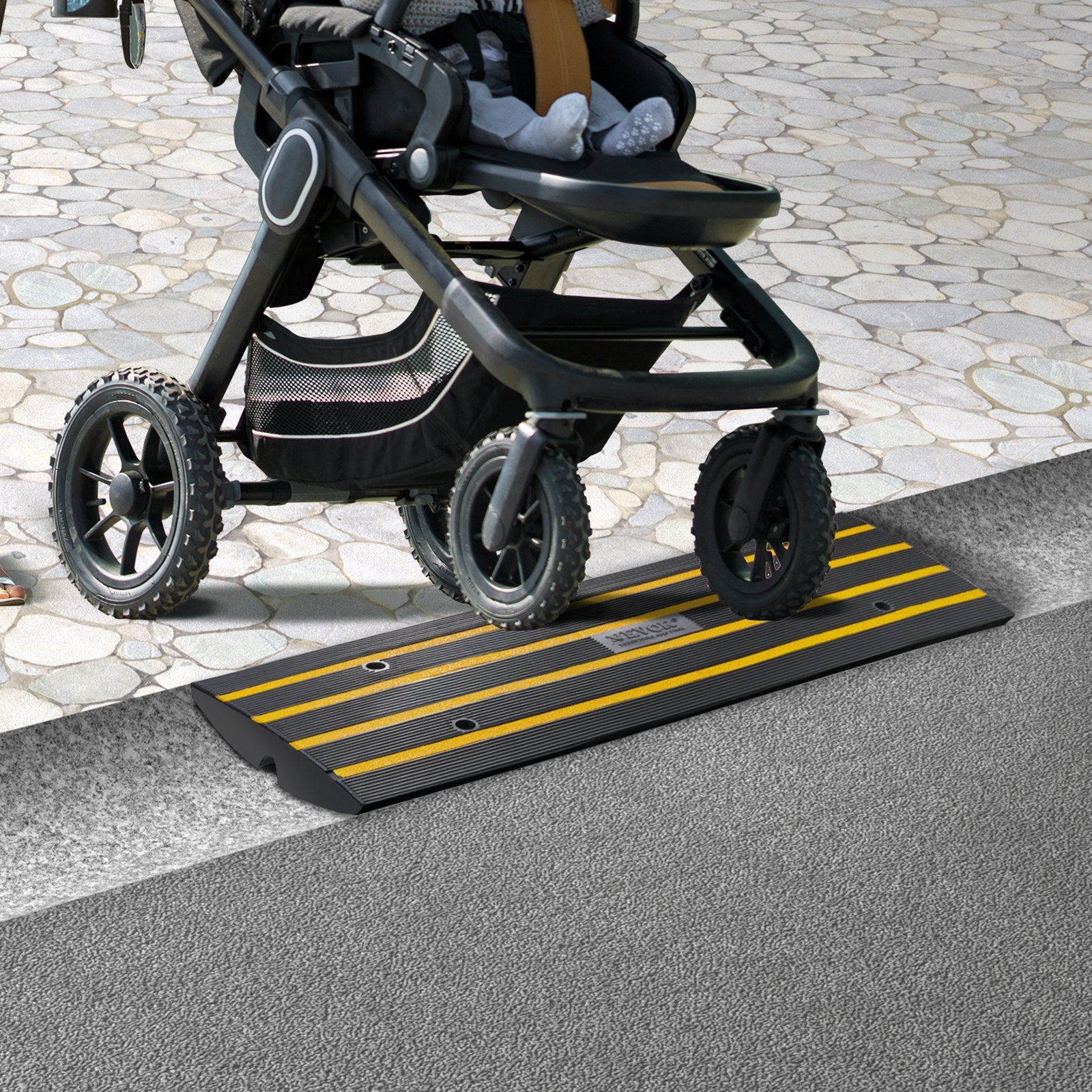VEVOR Curb Ramp, 2.6" Rise Rubber Driveway Ramps, Heavy Duty 33069 lbs Weight Capacity Threshold Ramp, Curbside Bridge Ramps for Loading Dock Garage Sidewalk, Expandable Full Ramp Set