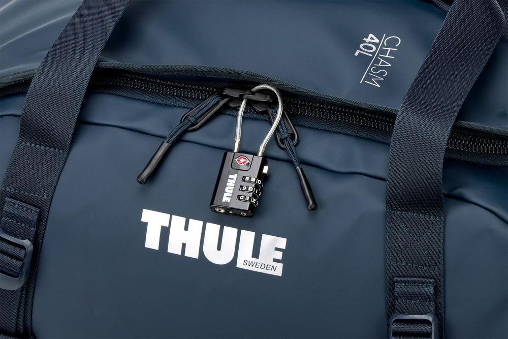 Thule 5590 Chasm 40L duffel bag darkest blue